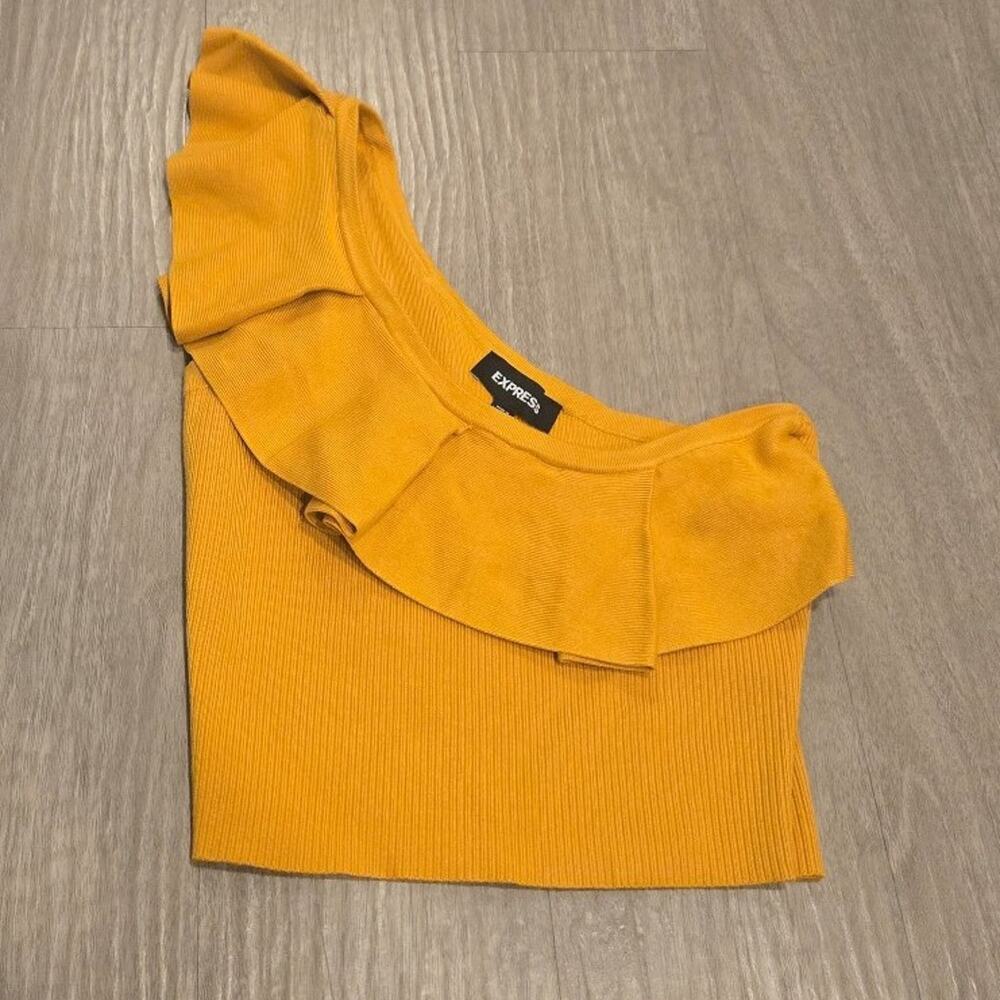 NWT Express One Shoulder Cropped Top Sz M